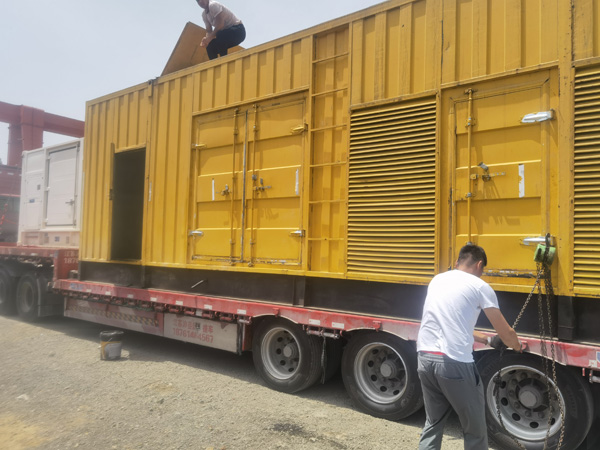 城区除了负载情况和发动机维护，还有哪些因素会影响 200kw 柴油发电机的油耗？