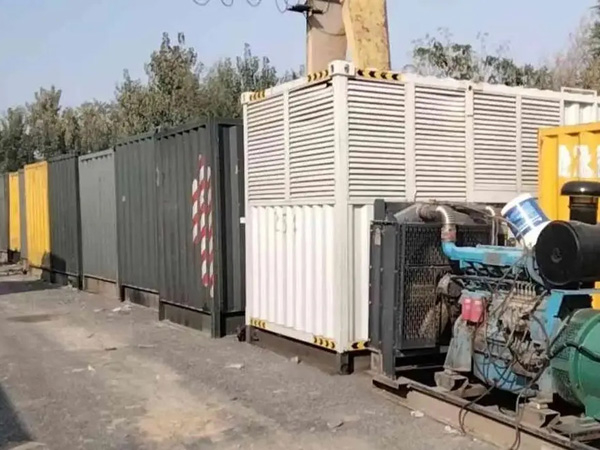 城区200KW柴油发电机机组每小时油耗是多少?